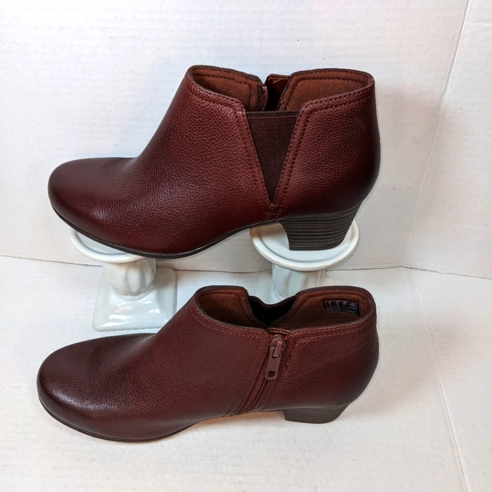 Clark's Valarie Hollis Booties 8.5